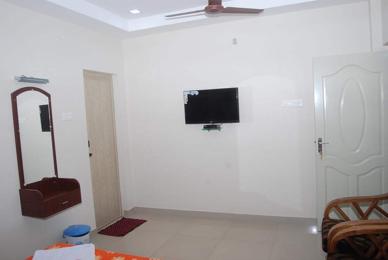 Chakraa Residency Hotel Ramanathapuram Esterno foto