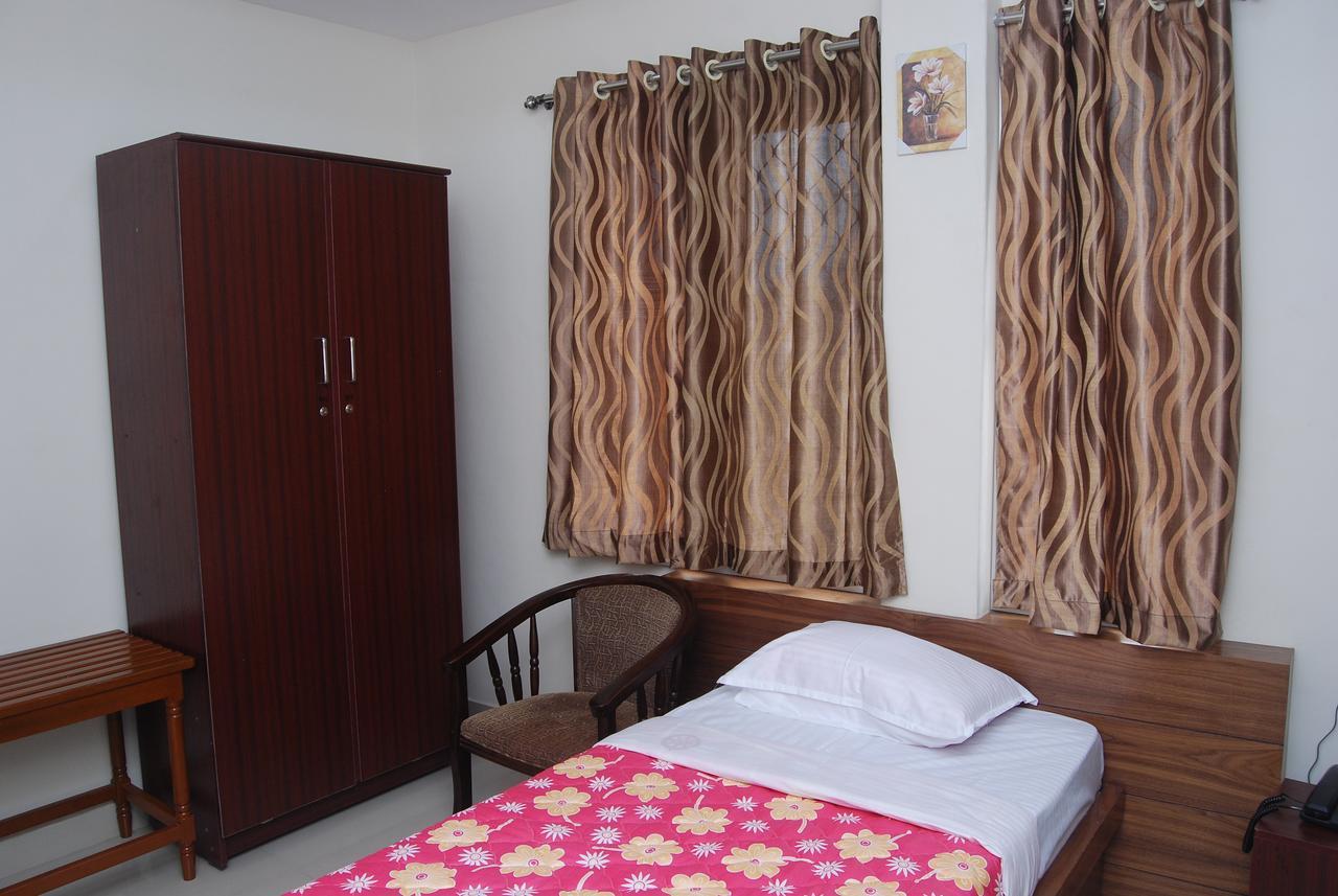 Chakraa Residency Hotel Ramanathapuram Esterno foto